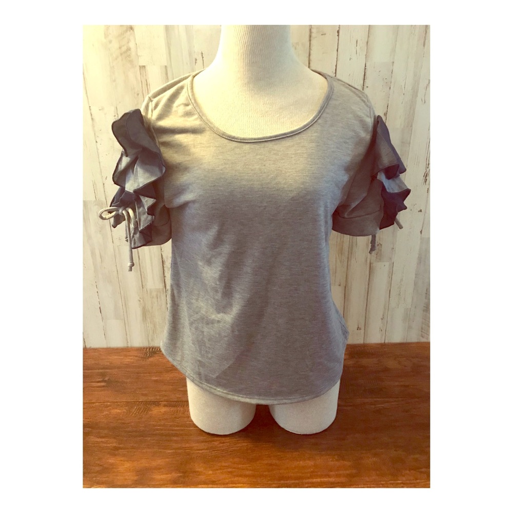 Love J ruffle sleeve top
